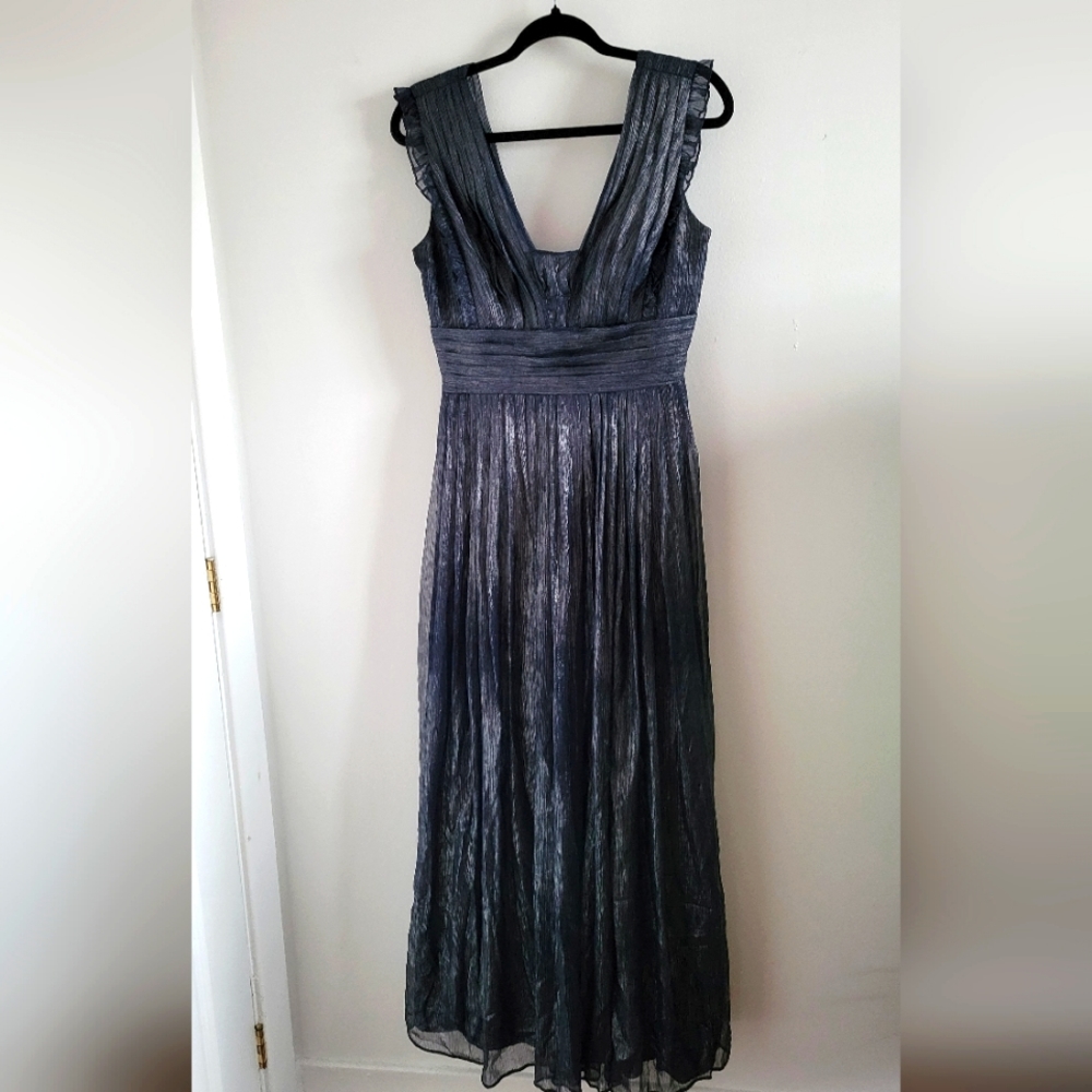 Monique Lhuillier Bridesmaid dress | Formal dress | Evening gown | Prom dress